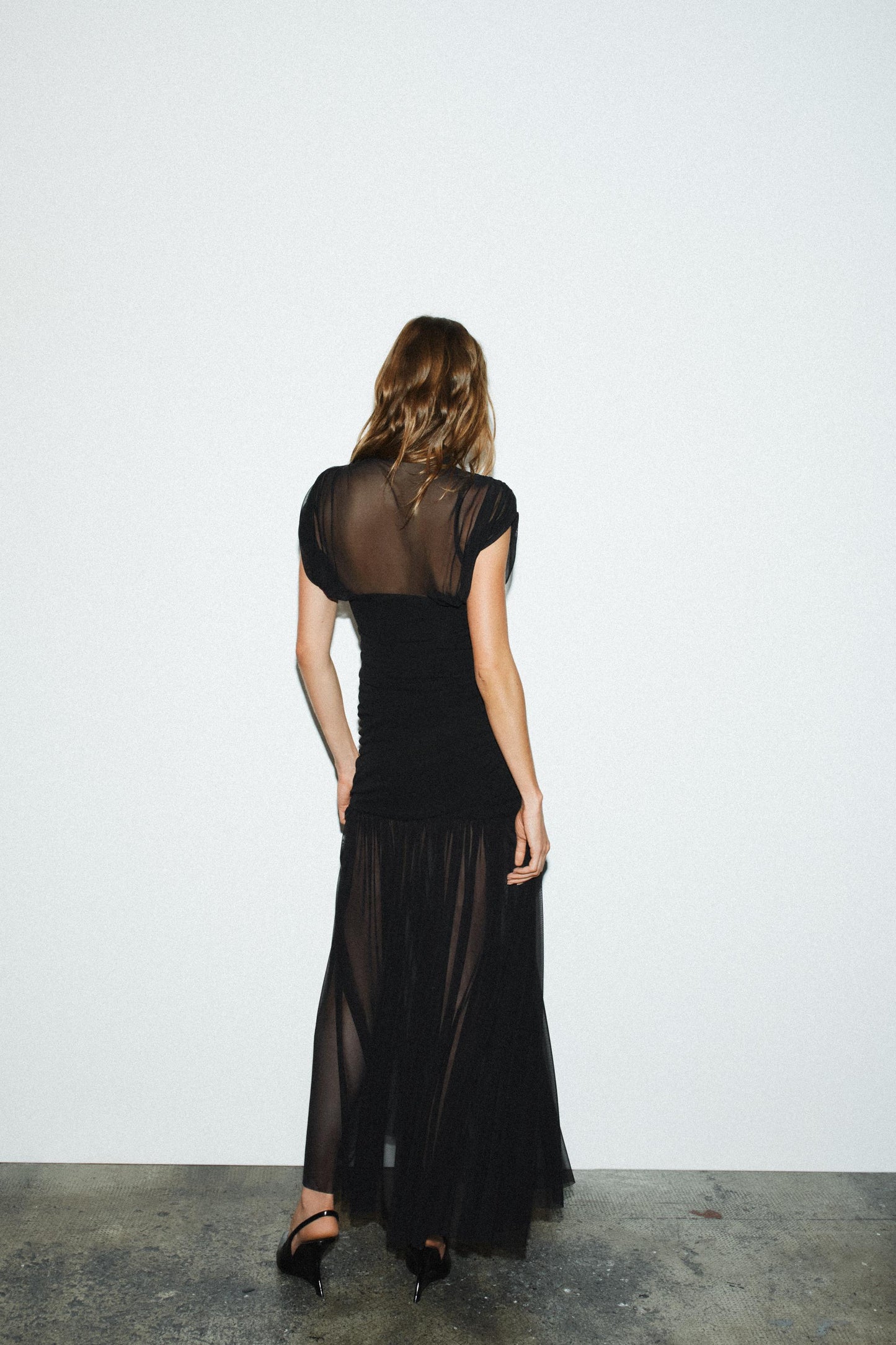 #121315, Noir