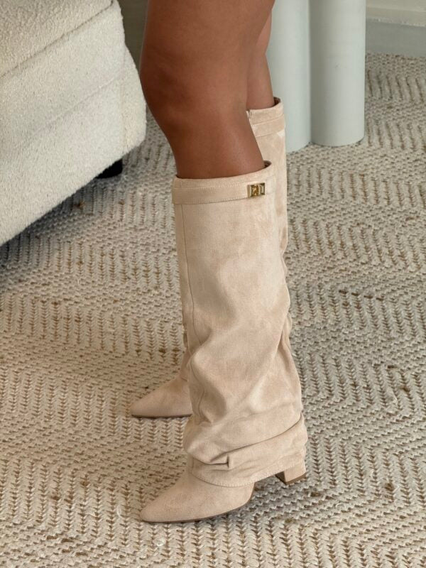 #E0CDB9, Beige